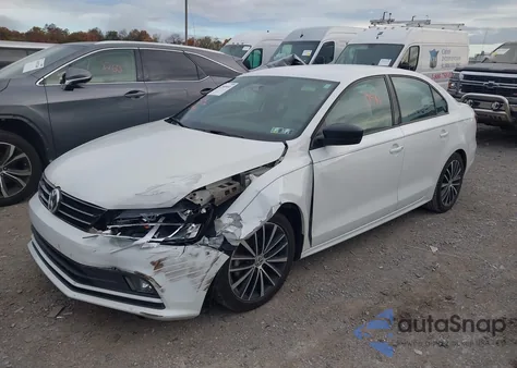 2016 Volkswagen Jetta 1.8T Sport z USA, uszkodzony, nr VIN 3VWD17AJ2GM301842